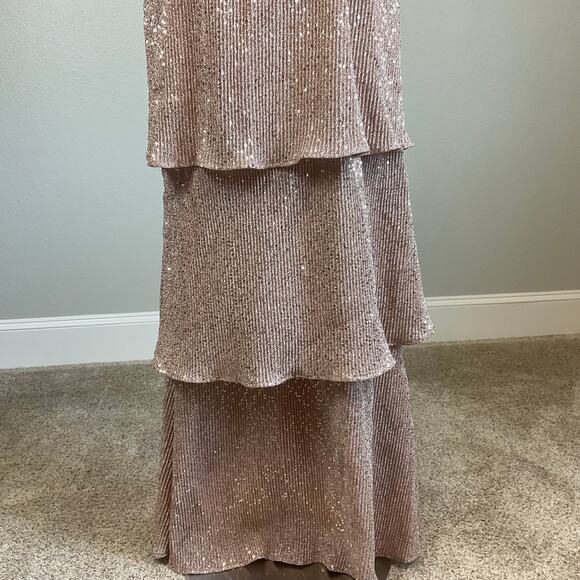 Rose Gold Sequined Evening Gown Pink Size 4 Tiered A-Line Formal Dress by AQUA - Picture 7 of 12